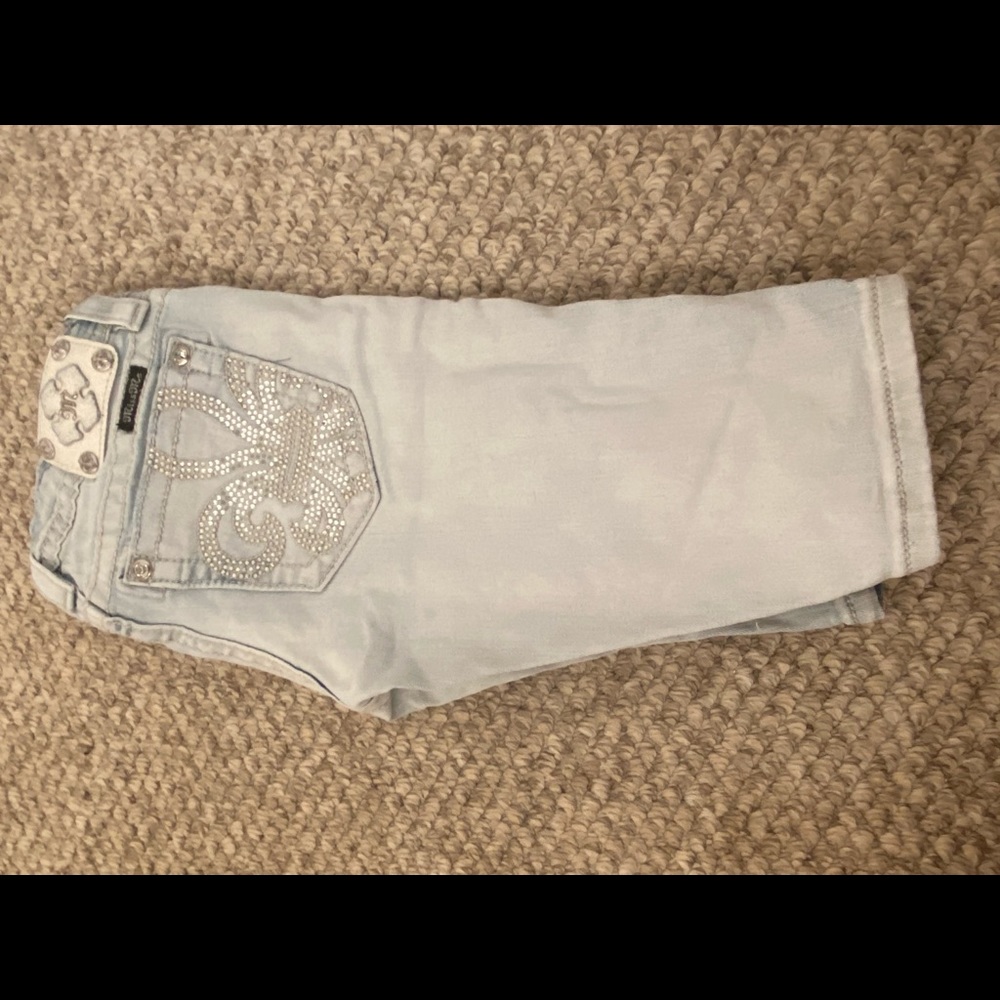 Authentic Signature Miss Me Bermuda Jean Shorts! Size 27! Sparkles!